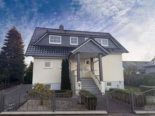 Vorne - 5 Zimmer Einfamilienhaus zum Kaufen in Grafhorst