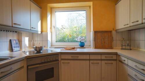 Helle Einbauküche... - Einfamilienhaus mit 163,90 m&sup2; in Ahrensburg zum Kaufen