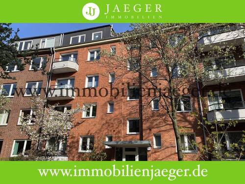 Hausansicht - Zw. Stadtparkt und Mühlenkamp - Erstbezug nach nach Neuausbau - Dachwohnung mit Balkonfenster