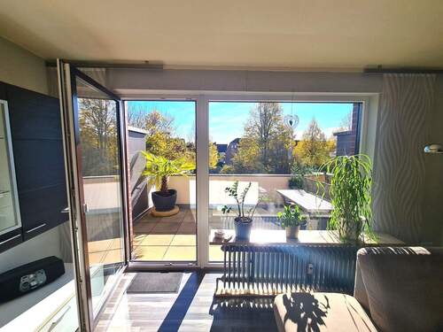 Balkon Wohnzimmer - Ahlener Westen, eine komplett renovierte 3-4 Zimmer-Wohnung.