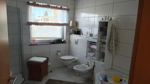 ecdd6ad1-c597-4e67-845e-209ac314a3d2-1945831534 - 