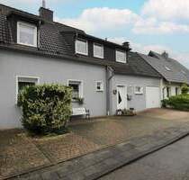 Familienfreundliches Reihenhaus in Jülich - Garage, Balkon & Garten