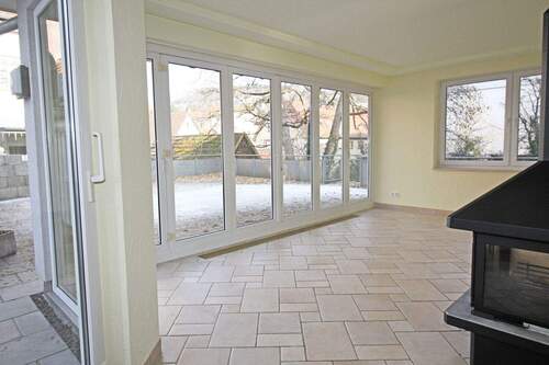 großzügiger Wintergarten / OG - 