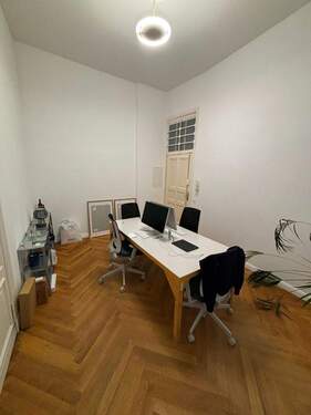 Büroraum 1 - Vollmöbliertes Büro mit eigenem Zugang am Hackeschen Markt - flexibel