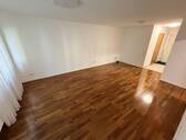 Wohnzimmer - 2 Zimmer Etagenwohnung zur Miete in Stuttgart