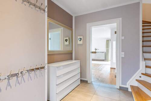 Eingangsbereich - 6 Zimmer Mehrfamilienhaus, Wohnhaus in Eurasburg