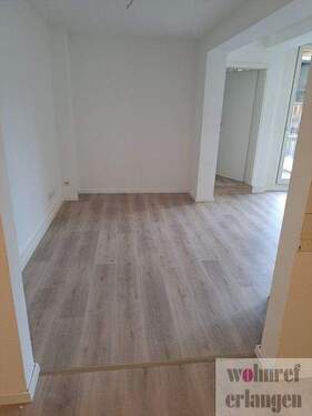  Wohnen - 4 Zimmer Etagenwohnung in Erlangen