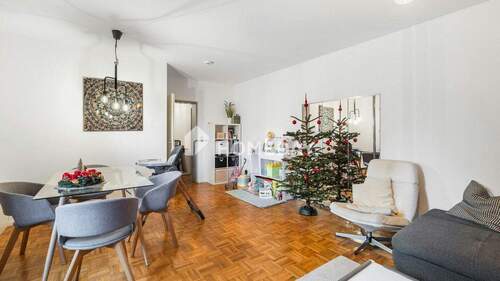 Wohnzimmer 2-1 - 3 Zimmer Etagenwohnung in Berlin