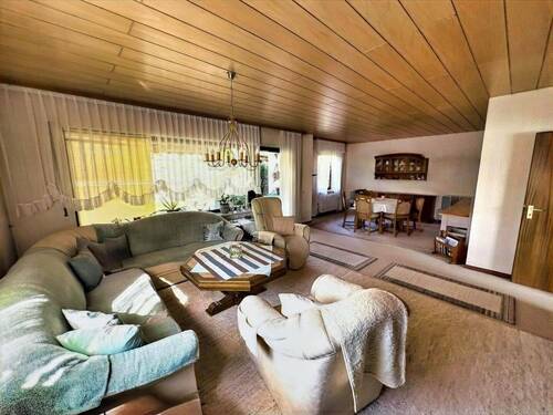 Wohn-/Esszimmer - 5 Zimmer Einfamilienhaus zum Kaufen in Meßstetten