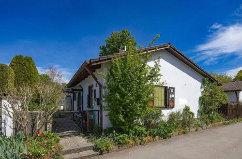 Straßenansicht - 4 Zimmer Einfamilienhaus in Puchheim