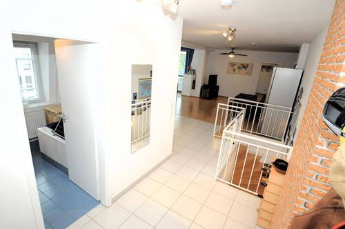 Flur - Etagenwohnung mit 96,50 m&sup2; in Fürth zum Kaufen