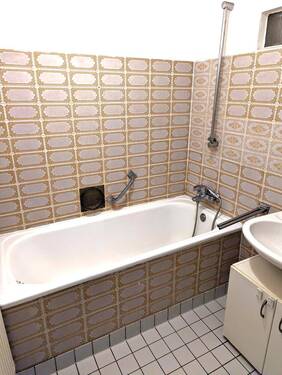 Badezimmer
- 2 Zimmer Etagenwohnung zur Miete in Pforzheim
