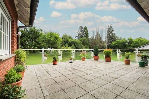 Terrasse EG - 