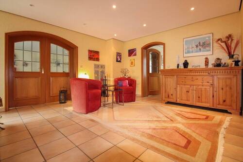 Diele EG - 6 Zimmer Einfamilienhaus zum Kaufen in Rennerod