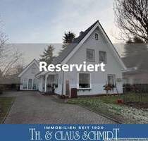 ***Reserviert*** Teilmodernisiertes Wohnhaus mit Einliegerwohnung, Teilkeller & großem Grundstück in Kirchhatten