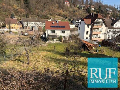 Bild 1 - Attraktives Baugrundstück mit genehmigtem Bauprojekt für ein 3-Familienhaus