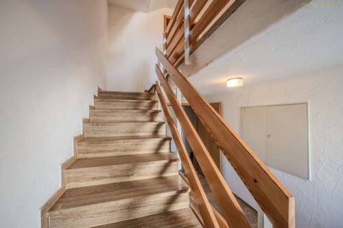 Treppenhaus - 1 Zimmer Einfamilienhaus zum Kaufen in Kanzach