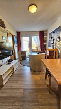 über 24 m² großes Wohnzimmer - 