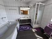 OG großes Badezimmer - 