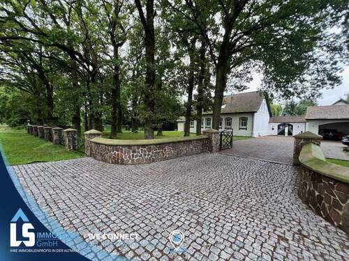 Auffahrt - 8 Zimmer Einfamilienhaus in Gardelegen