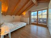 Schlafzimmer mit Balkonzugang - 