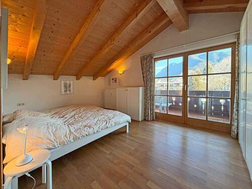 Schlafzimmer mit Balkonzugang - 