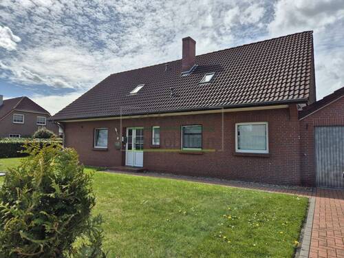 Straßenansicht_Zufahrt - 6 Zimmer Mehrfamilienhaus, Wohnhaus in Saterland / Strücklingen