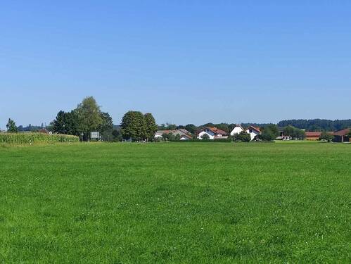 Blick auf das Dorf.jpg - Sonniges Grundstück mit unverbaubarem Bergblick