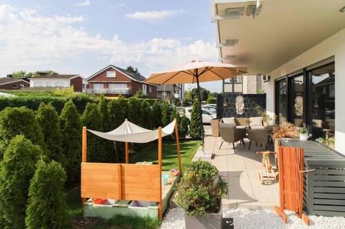 Terrasse mit Garten - 