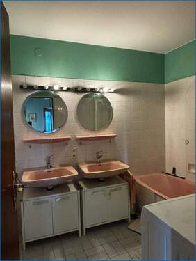 Bad mit 2 Waschbecken - 