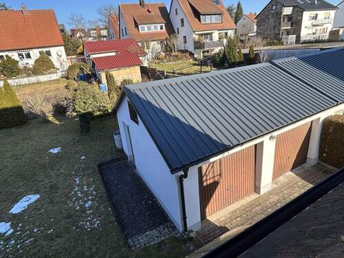 Blick auf die Garagen - 