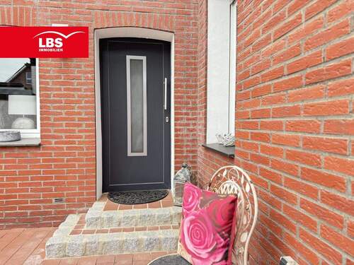 Eingang - SCHMUCK * GEPFLEGT * NEUWERTIG * FREI - Erdgeschosswohnung in guter Lage