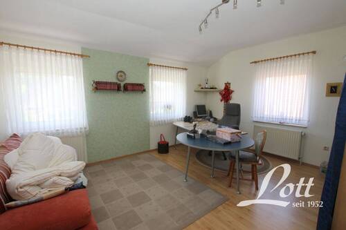 Wohnzimmer im Dachgeschoss - 