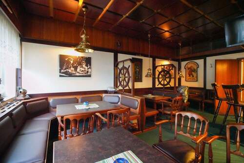 Sitzmöglichkeiten - 