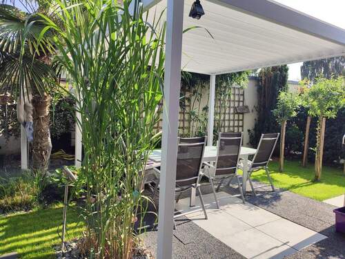 Terrasse mit Lamellendach - 