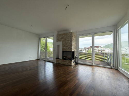 Wohn-/Essbereich - Lichtdurchflutete Wohnung mit herrlichem Weitblick auf Weinberge und Albtrauf