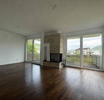 Lichtdurchflutete Wohnung mit herrlichem Weitblick auf Weinberge und Albtrauf - Metzingen Neuhausen