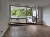 Wohn- und Esszimmer - 2 Zimmer Etagenwohnung zum Kaufen in Bremen