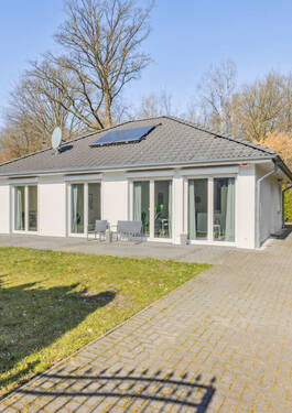 Titelbild Exposé - 4 Zimmer Bungalow zum Kaufen in Hamburg