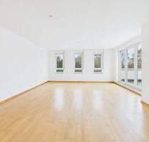 Schöne Dachgeschosswohnung mit großem Balkon & Stellplatz im Herzen von Schweich