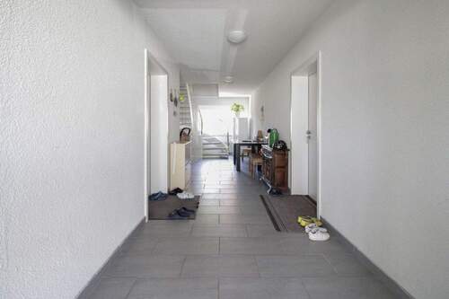 Flur I Haus - Mehrfamilienhaus, Wohnhaus mit 336,20 m&sup2; in Neuenstein zum Kaufen