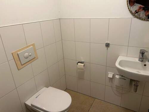 EG WC - 6 Zimmer Mehrfamilienhaus, Wohnhaus zum Kaufen in Erlangen