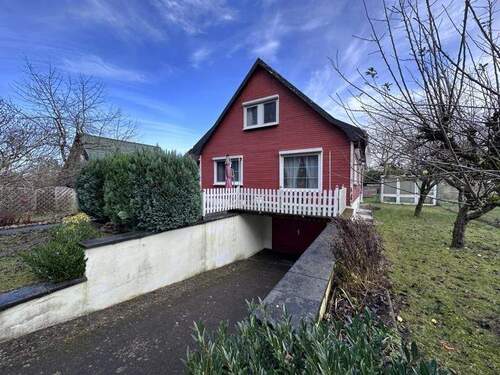 Garagenzufahrt und Terrasse - 