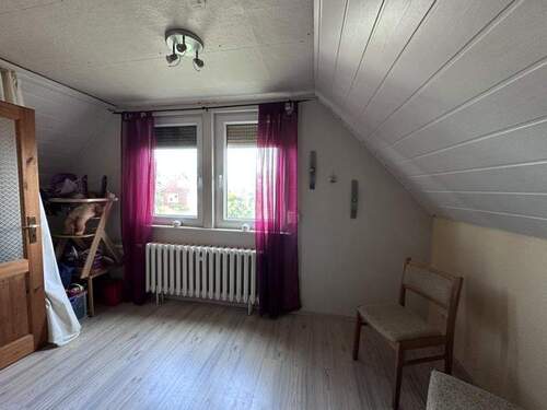 Schlafzimmer 2 Dachgeschoss (2) - 