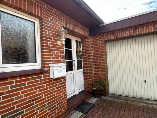 Eingangsbereich - 3 Zimmer Mehrfamilienhaus, Wohnhaus zum Kaufen in Jade