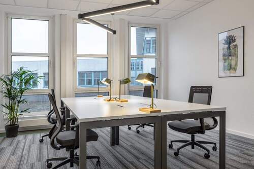 Büroraum mit 4 Arbeitsplätzen - 