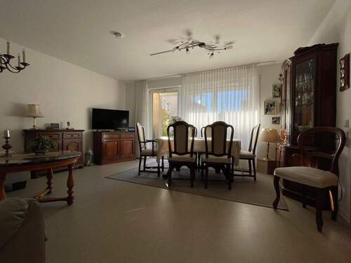 Wohnzimmer 2 - 2 Zimmer Etagenwohnung zum Kaufen in Breisach