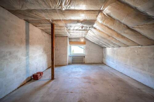 Die Räume im DG werden z.Z. als Nutzfläche genutzt - 