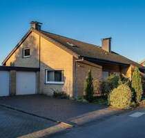 Exklusives Wohnen am Fuße des Teutoburger Waldes: Großzügiges Einfamilienhaus mit viel Wohn- und Nutzfläche in Toplage von Steinhagen