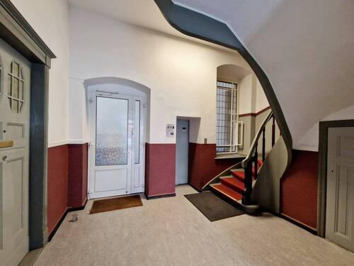 Eingangsflur Haus, Aufzug - 4 Zimmer Etagenwohnung zum Kaufen in Berlin